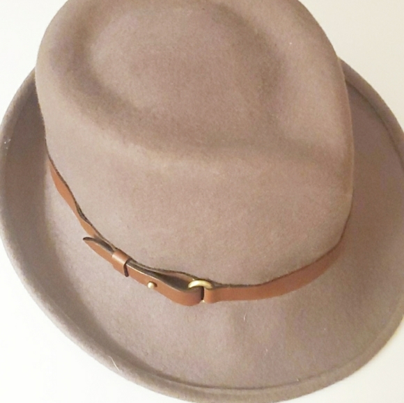 Eric Javits Accessories - EUC Eric Javits New York Taupe Wool Fedora